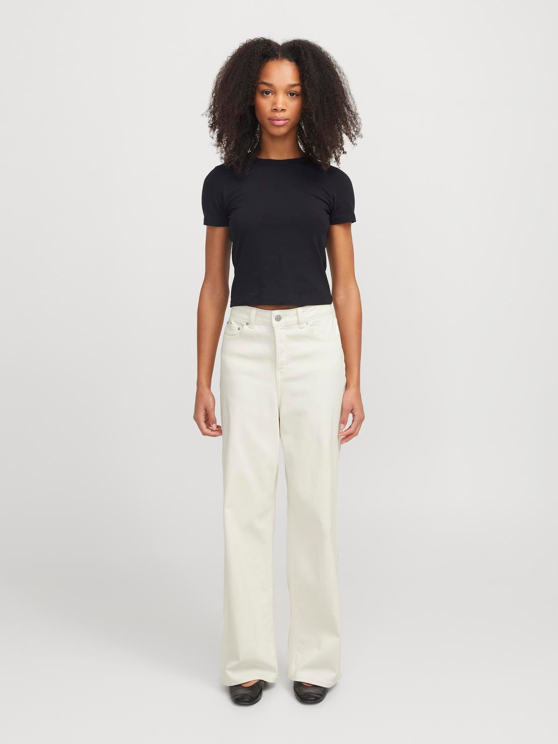 model_shot-front_full